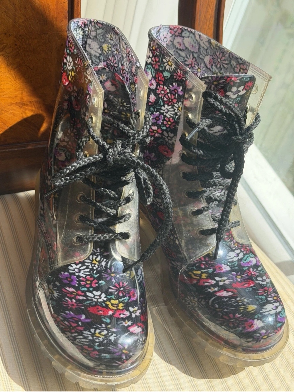 Dirty Laundry. Roadie Clear Floral Combat Rian Boots, Size 7